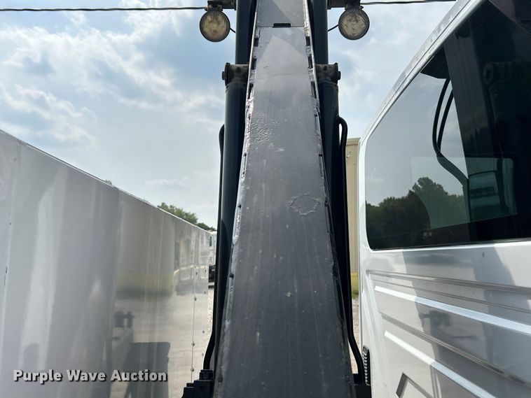 image for item NL9566 2002 International 4300  utility / service truck