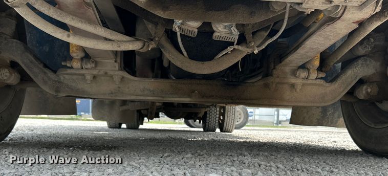 image for item NL9566 2002 International 4300  utility / service truck