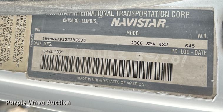 image for item NL9566 2002 International 4300  utility / service truck