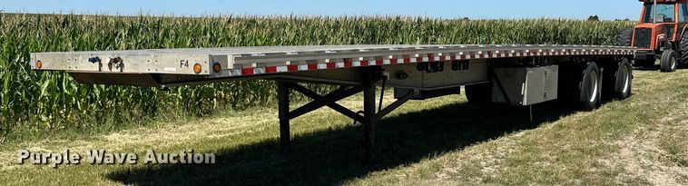 image for item NP9407 2007 Chaparral  flatbed trailer