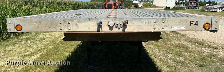 image for item NP9407 2007 Chaparral  flatbed trailer