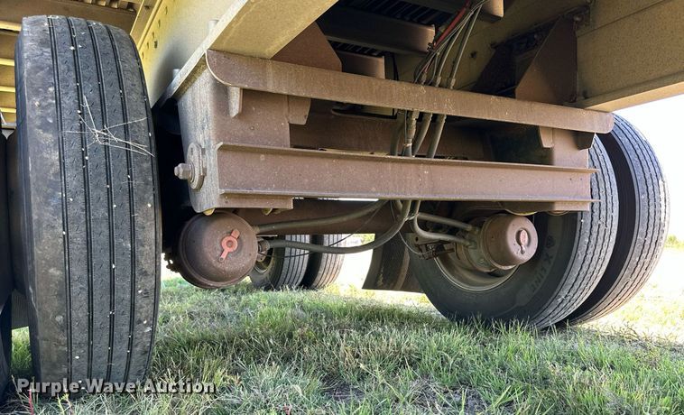 image for item NP9407 2007 Chaparral  flatbed trailer