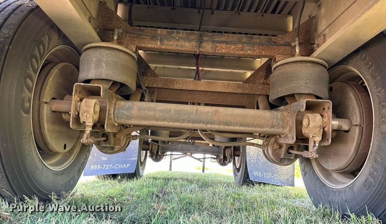 image for item NP9407 2007 Chaparral  flatbed trailer