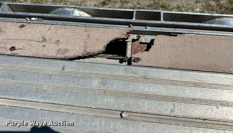 image for item NP9407 2007 Chaparral  flatbed trailer