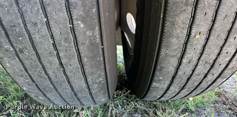 image for item NP9407 2007 Chaparral  flatbed trailer