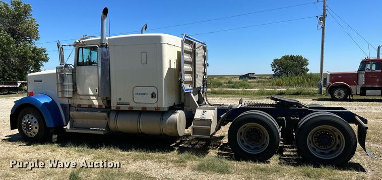 image for item NP9409 1994 Kenworth W900B  semi truck