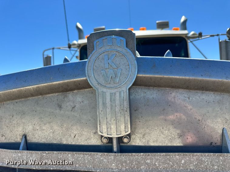 image for item NP9409 1994 Kenworth W900B  semi truck