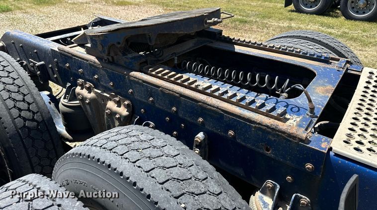 image for item NP9409 1994 Kenworth W900B  semi truck