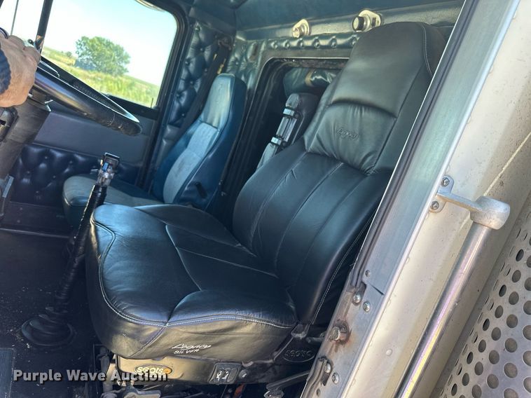 image for item NP9409 1994 Kenworth W900B  semi truck