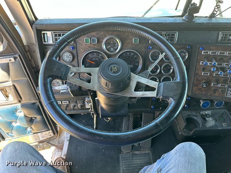 image for item NP9409 1994 Kenworth W900B  semi truck