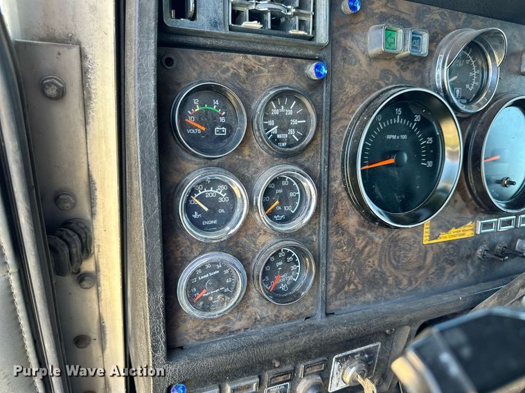 image for item NP9409 1994 Kenworth W900B  semi truck