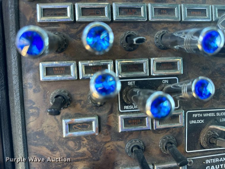image for item NP9409 1994 Kenworth W900B  semi truck