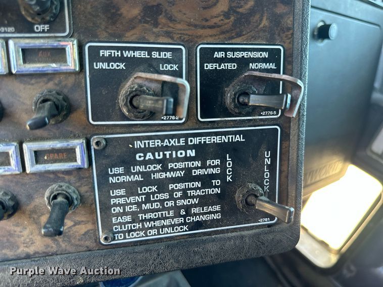 image for item NP9409 1994 Kenworth W900B  semi truck