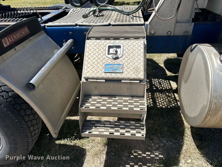 image for item NP9409 1994 Kenworth W900B  semi truck