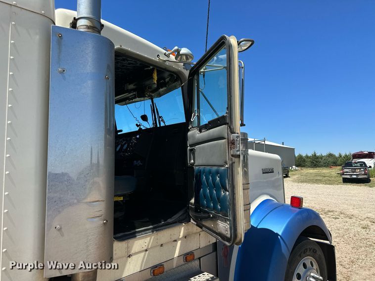 image for item NP9409 1994 Kenworth W900B  semi truck