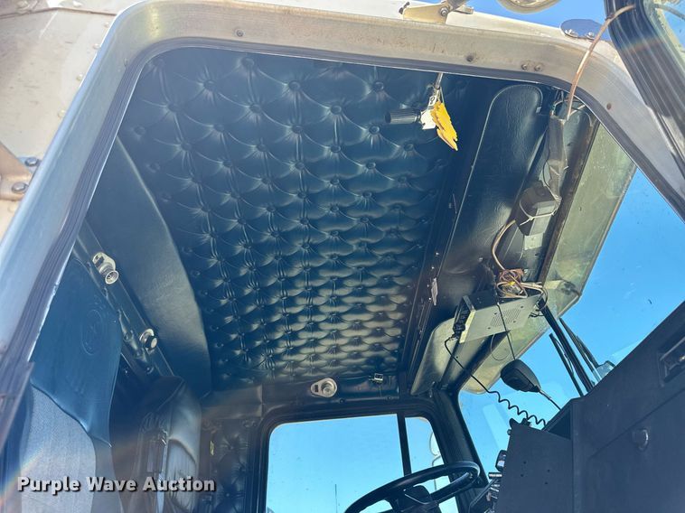 image for item NP9409 1994 Kenworth W900B  semi truck