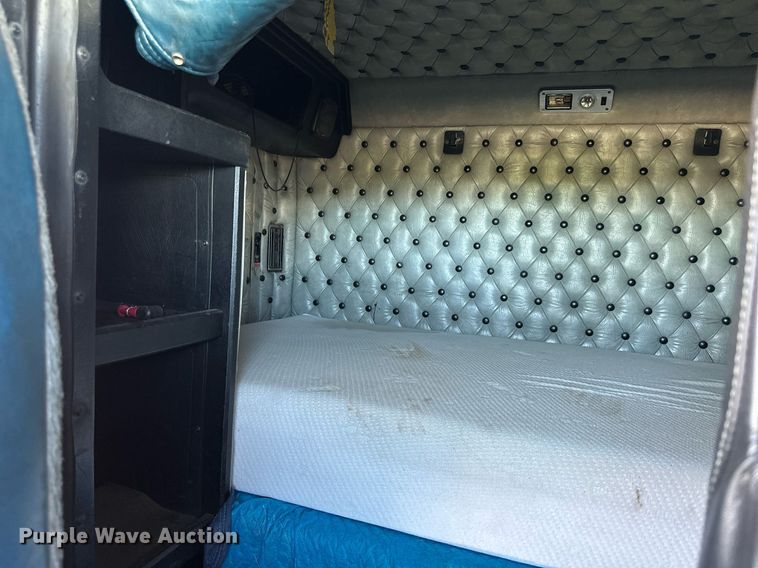 image for item NP9409 1994 Kenworth W900B  semi truck