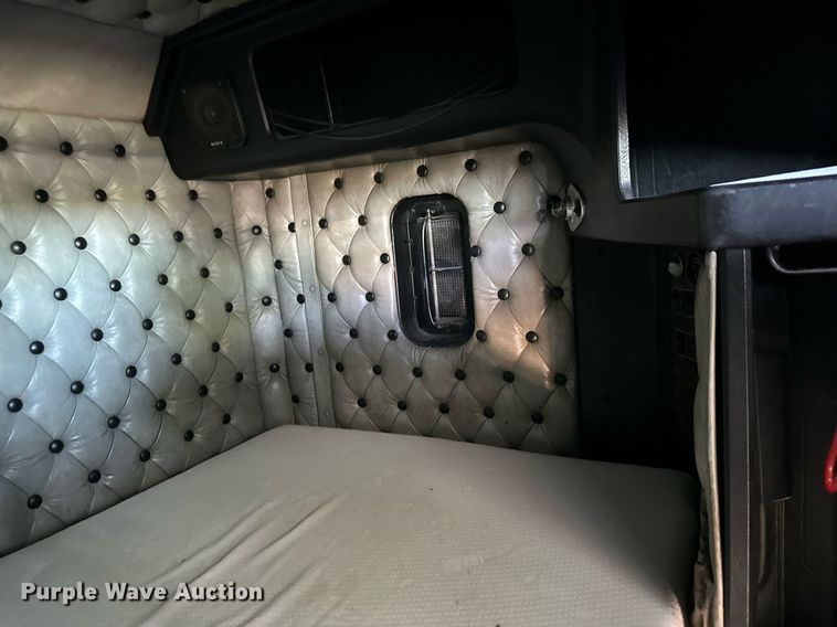 image for item NP9409 1994 Kenworth W900B  semi truck