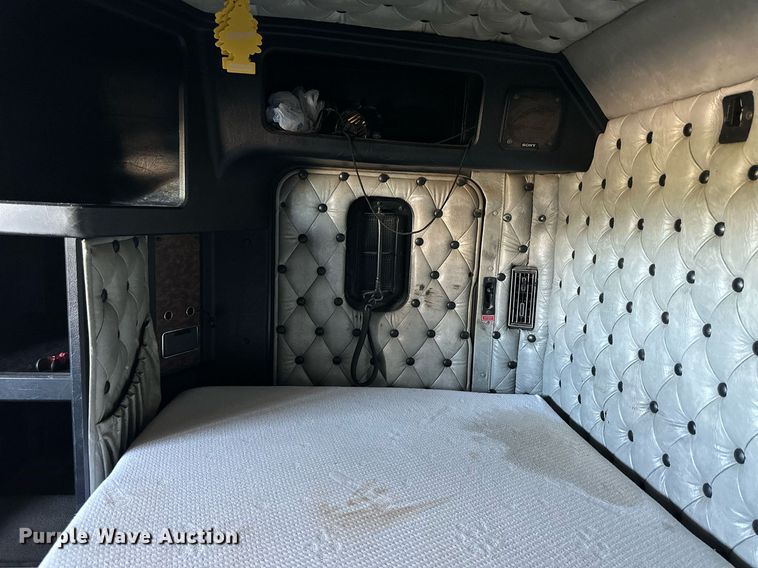 image for item NP9409 1994 Kenworth W900B  semi truck