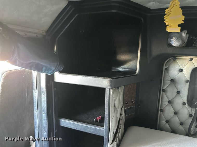 image for item NP9409 1994 Kenworth W900B  semi truck