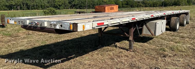 image for item NP9459 2000 Fruehauf  flatbed trailer