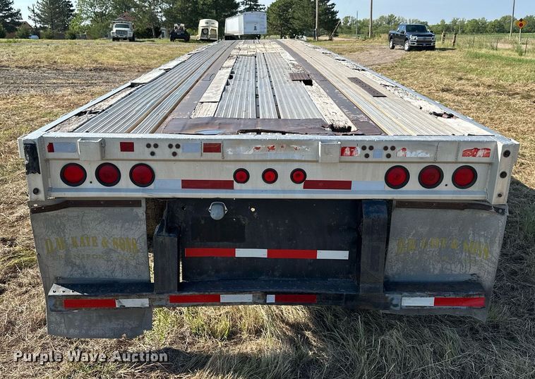 image for item NP9459 2000 Fruehauf  flatbed trailer