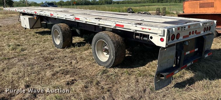 image for item NP9459 2000 Fruehauf  flatbed trailer