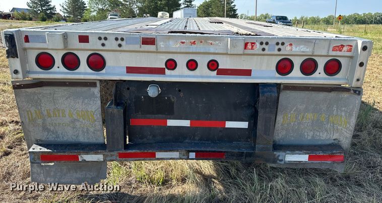 image for item NP9459 2000 Fruehauf  flatbed trailer