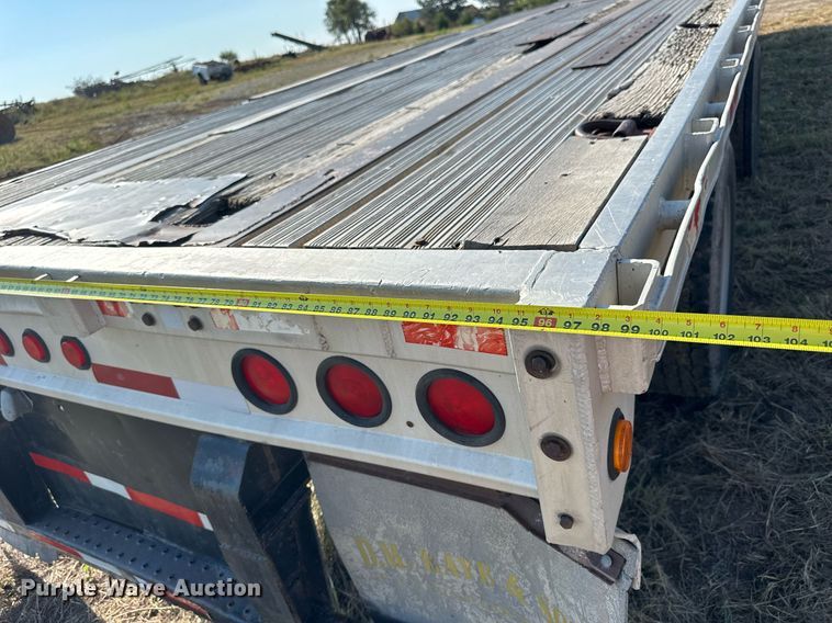 image for item NP9459 2000 Fruehauf  flatbed trailer