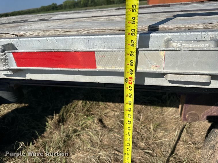 image for item NP9459 2000 Fruehauf  flatbed trailer