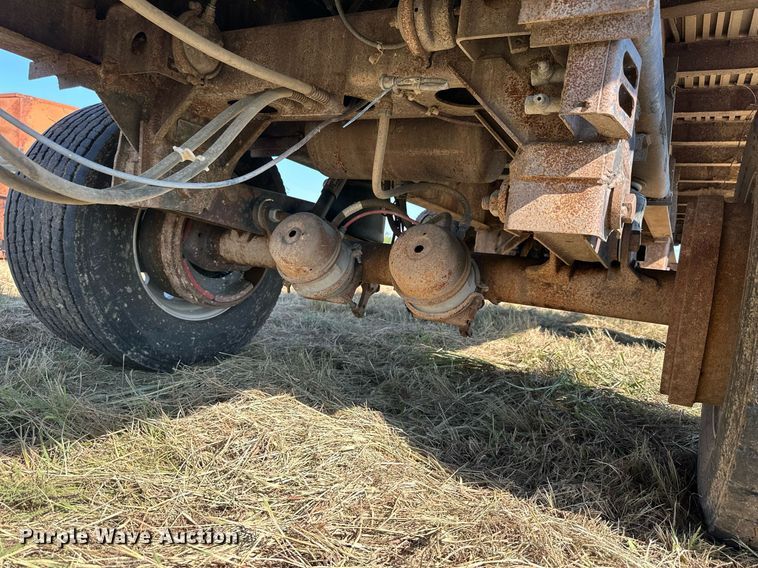 image for item NP9459 2000 Fruehauf  flatbed trailer