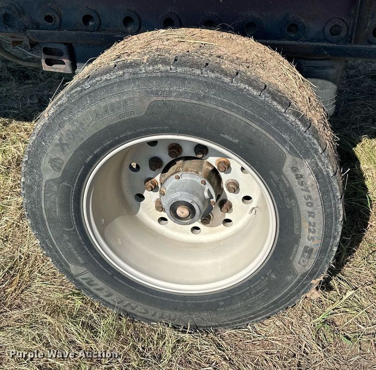 image for item NP9459 2000 Fruehauf  flatbed trailer