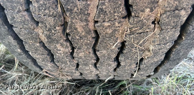 image for item NP9459 2000 Fruehauf  flatbed trailer