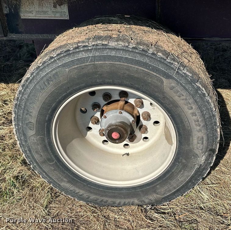 image for item NP9459 2000 Fruehauf  flatbed trailer