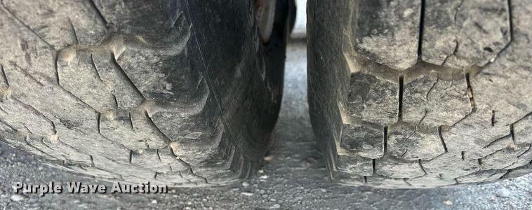 image for item NP9470 2008 Mack CHU613  semi truck