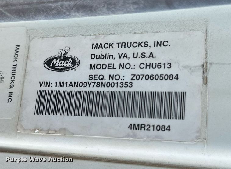 image for item NP9470 2008 Mack CHU613  semi truck