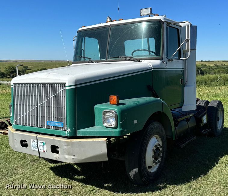 image for item NP9990 1992 Volvo White GM  semi truck