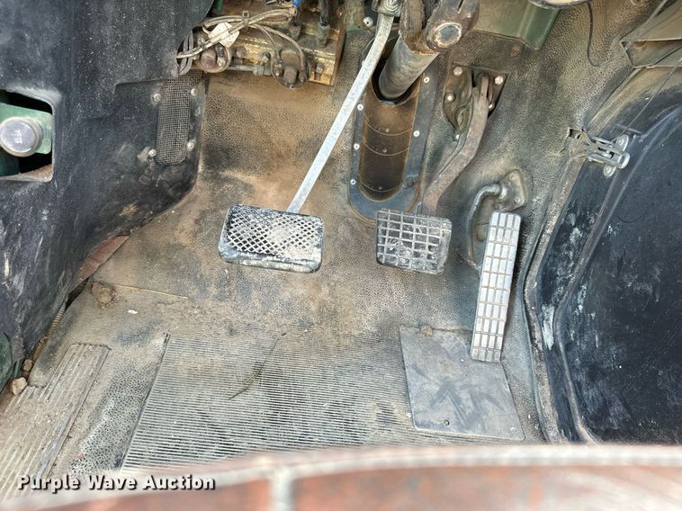 image for item NP9990 1992 Volvo White GM  semi truck