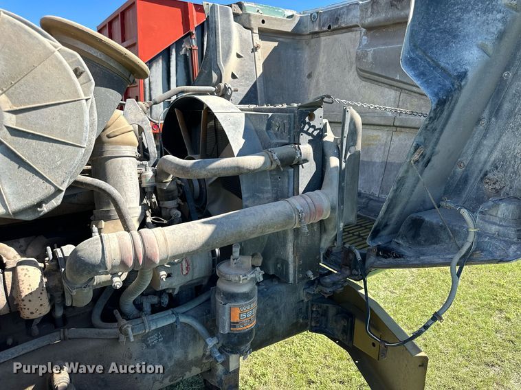 image for item NP9990 1992 Volvo White GM  semi truck