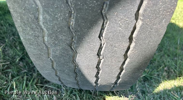 image for item NP9990 1992 Volvo White GM  semi truck