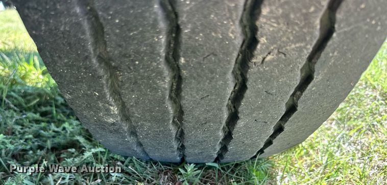 image for item NP9990 1992 Volvo White GM  semi truck