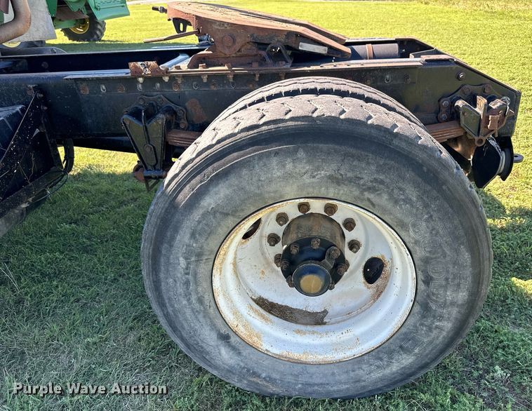 image for item NP9990 1992 Volvo White GM  semi truck