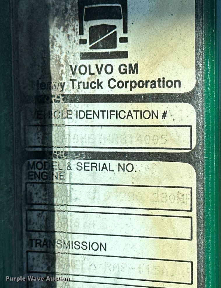 image for item NP9990 1992 Volvo White GM  semi truck