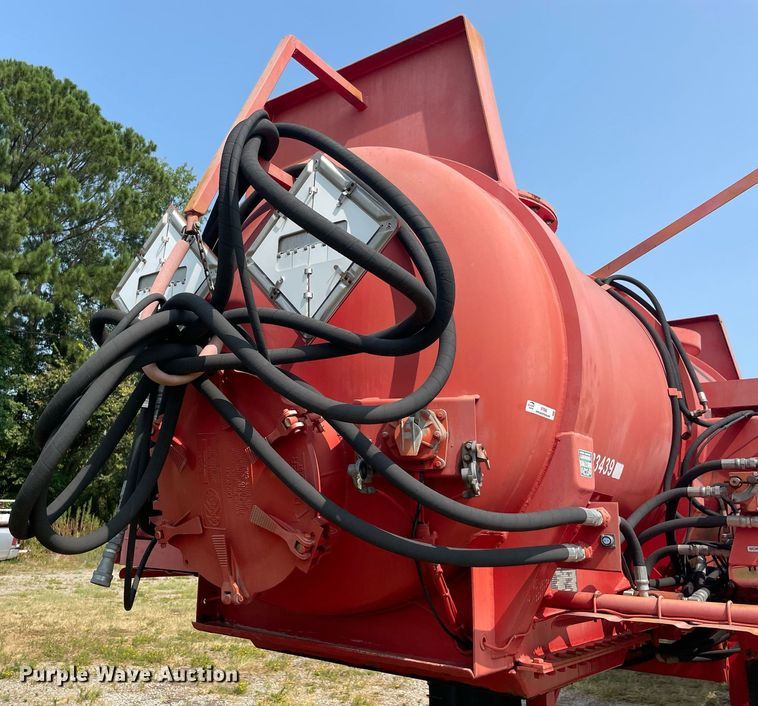 image for item NT9486 2010 Tiger Manufacturing  tank trailer