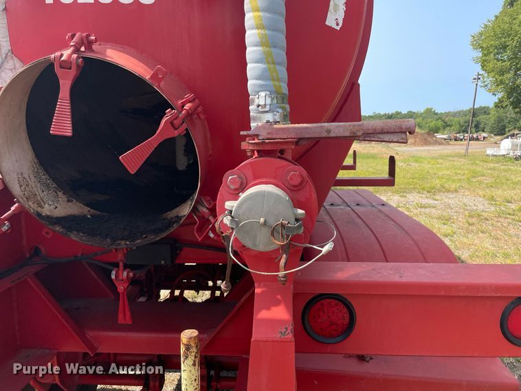 image for item NT9487 2009 Tiger Manufacturing  tank trailer