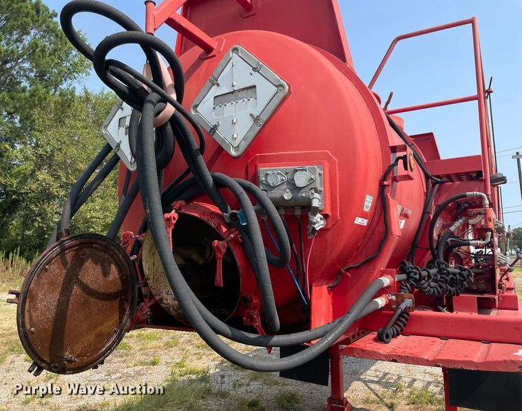 image for item NT9487 2009 Tiger Manufacturing  tank trailer