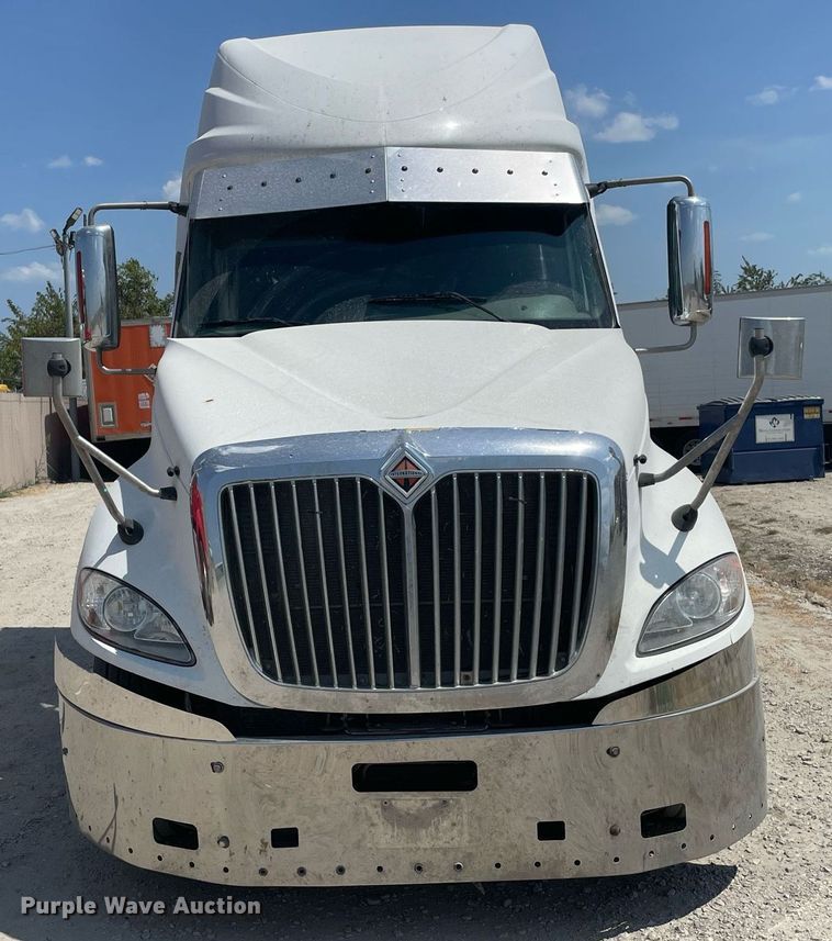 image for item NT9510 2014 International ProStar  semi truck