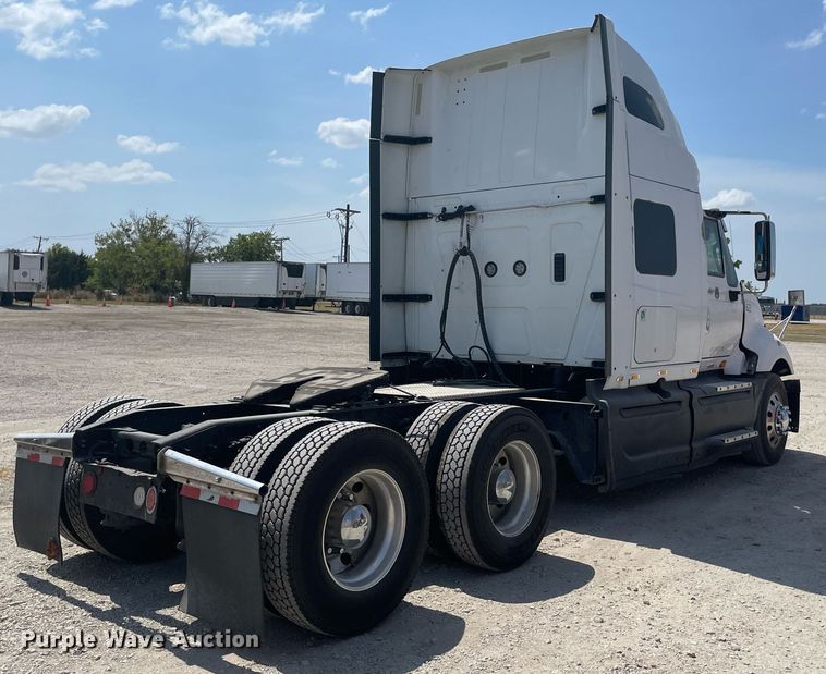 image for item NT9510 2014 International ProStar  semi truck