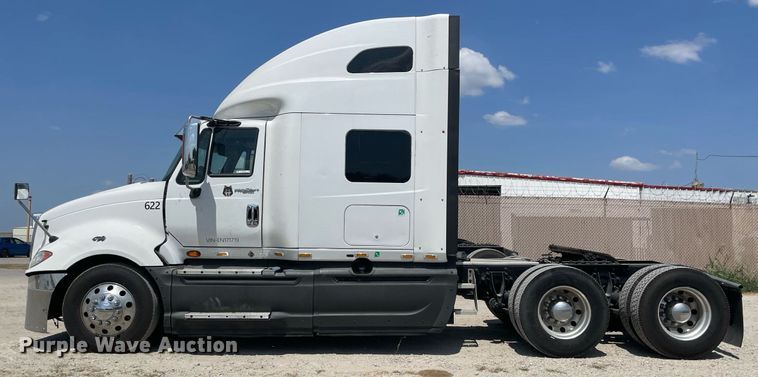 image for item NT9510 2014 International ProStar  semi truck