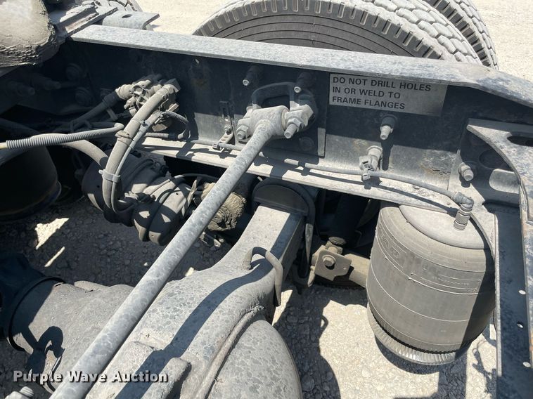 image for item NT9510 2014 International ProStar  semi truck